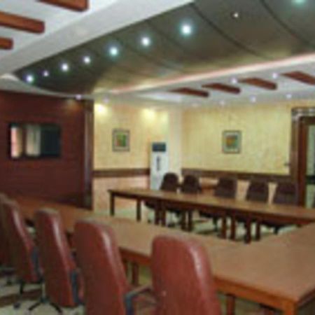 Rajone Hotel Fajsalabad Zewnętrze zdjęcie