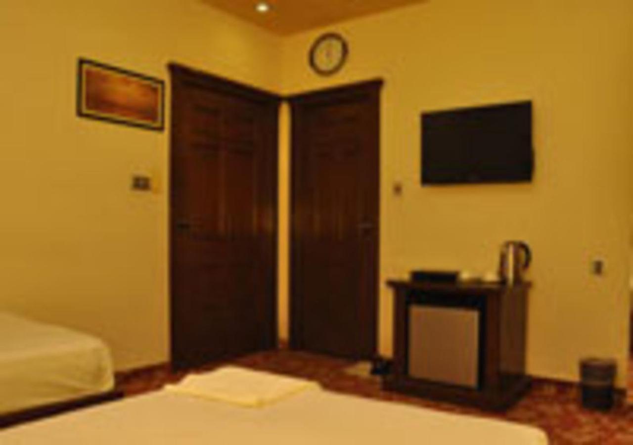 Rajone Hotel Fajsalabad Zewnętrze zdjęcie